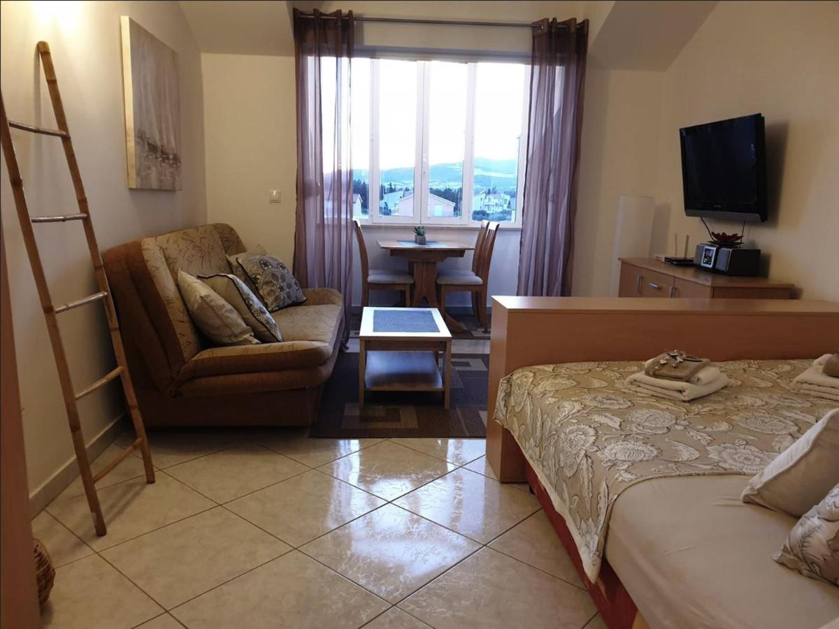 Apartment Eso Kaštela Esterno foto